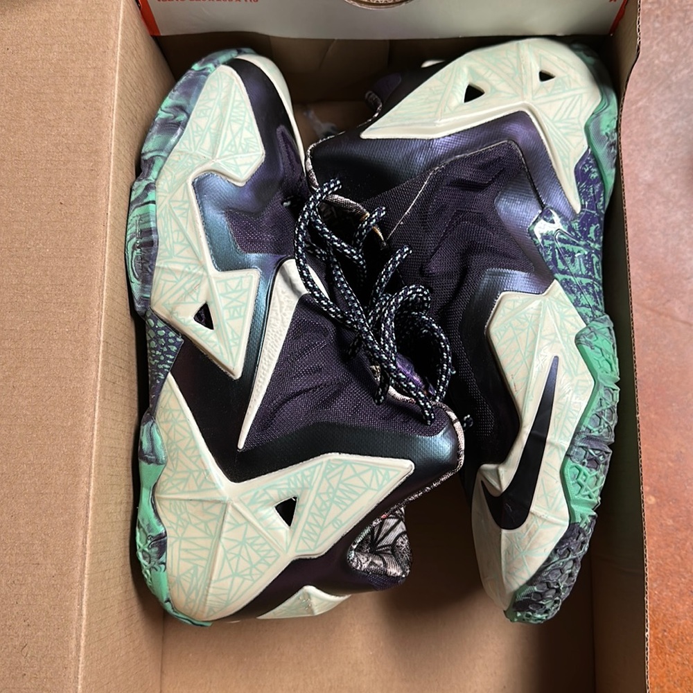 Lebron XI